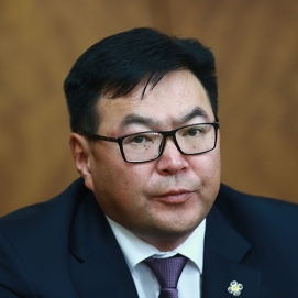 Хөлбөмбөгийн шигшээ багийн эмэгтэй тамирчид Ерөнхийлөгчийн сонгуулиа дахин зохион байгуулахыг  шаардаж байна