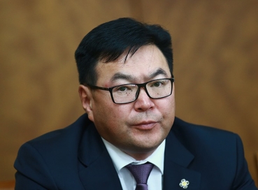 Хөлбөмбөгийн шигшээ багийн эмэгтэй тамирчид Ерөнхийлөгчийн сонгуулиа дахин зохион байгуулахыг  шаардаж байна