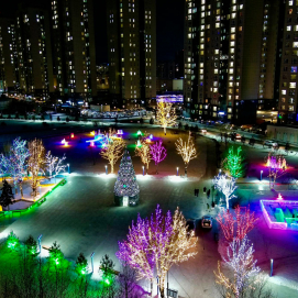Төв цэнгэлдэх хүрээлэнгийн дэргэд мөсөн хотхон байгуулж байна