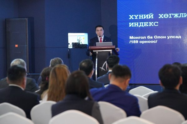 С.Амарсайхан: “Стандарт ба хөгжил” үндэсний хөтөлбөрийг хэрэгжүүлэхэд сэтгүүлчдийн оролцоо, санаачлага, байр суурь чухал