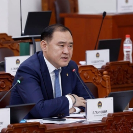 Лу.Гантөмөр С.Эрдэнийн замаар замнаж, МАН-ын тоглоомын хөзөр болох уу...
