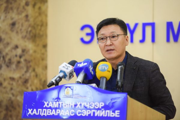 Ц.Төмөр-Очир:УГТЭ эмч, ажилчдын цалинг 40 хувь нэмэгдүүлснээр ажилчид 1,4-3,2 сая төгрөгийн цалинг гар дээрээ авч байна