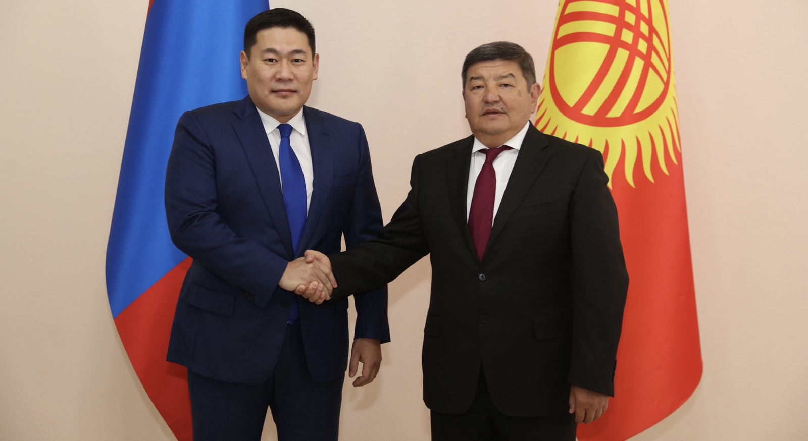 Монгол Улсын Ерөнхий сайд Л.Оюун-Эрдэнэ Бүгд найрамдах Киргиз Улсын сайд нарын танхимын дарга А.Жапаровтай албан ёсны хэлэлцээ хийлээ